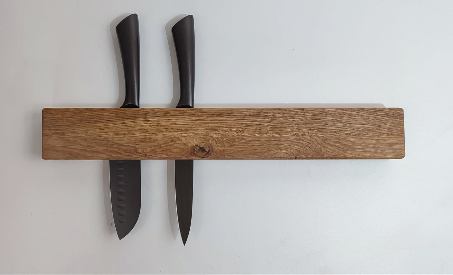 Messerhalter aus Eichenholz zur Wandmontage
