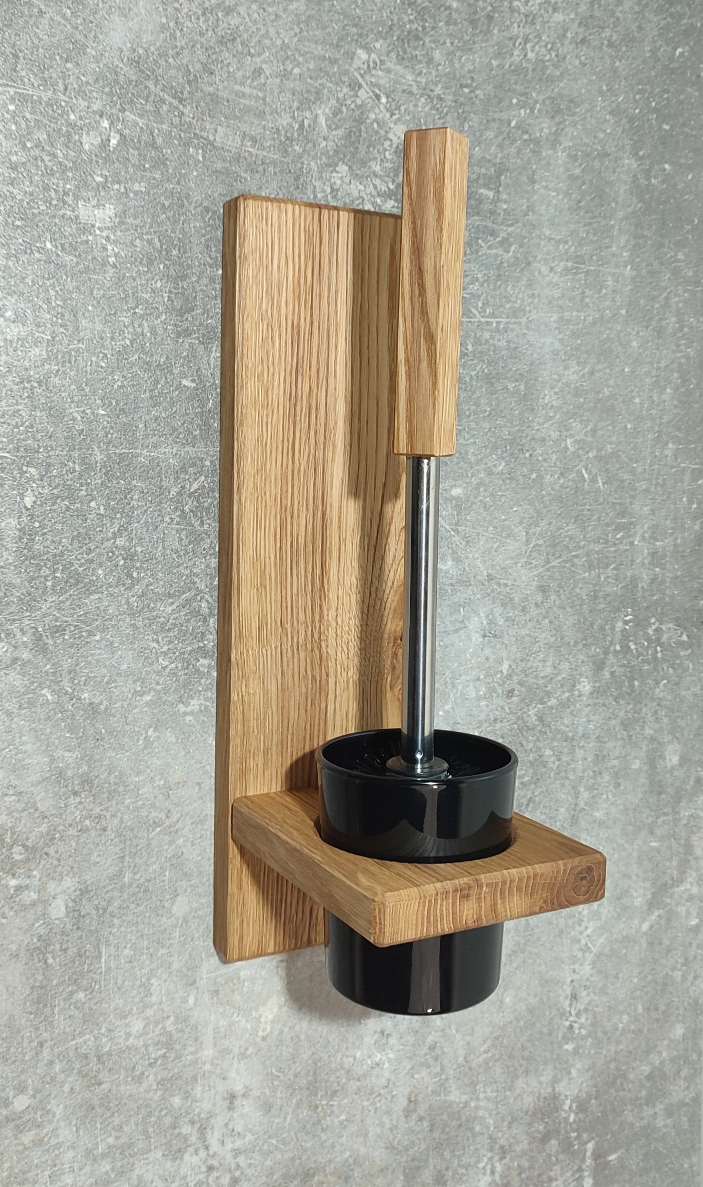 WC-Garnitur aus Holz zur Wandmontage