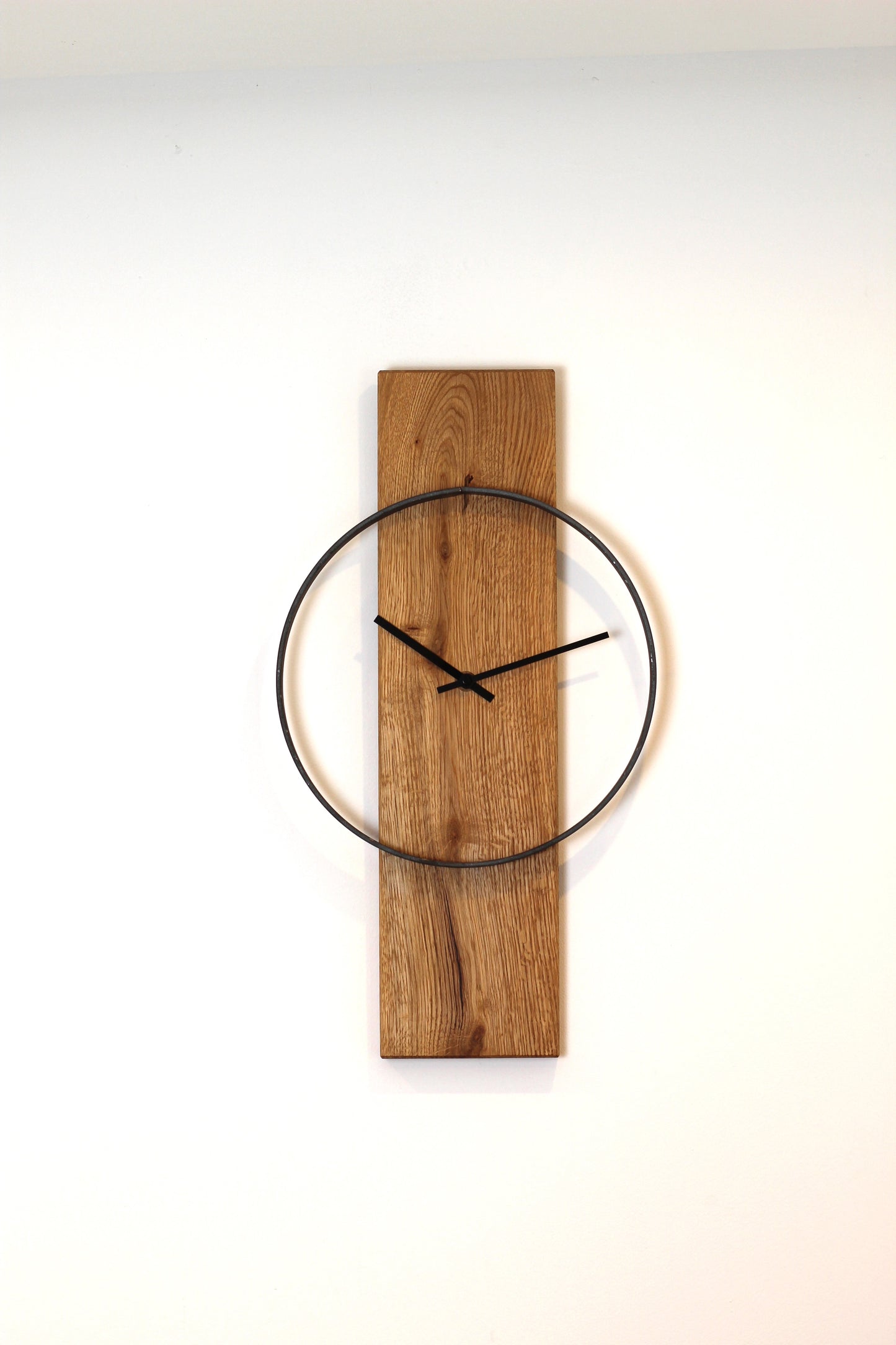 Wanduhr aus Holz