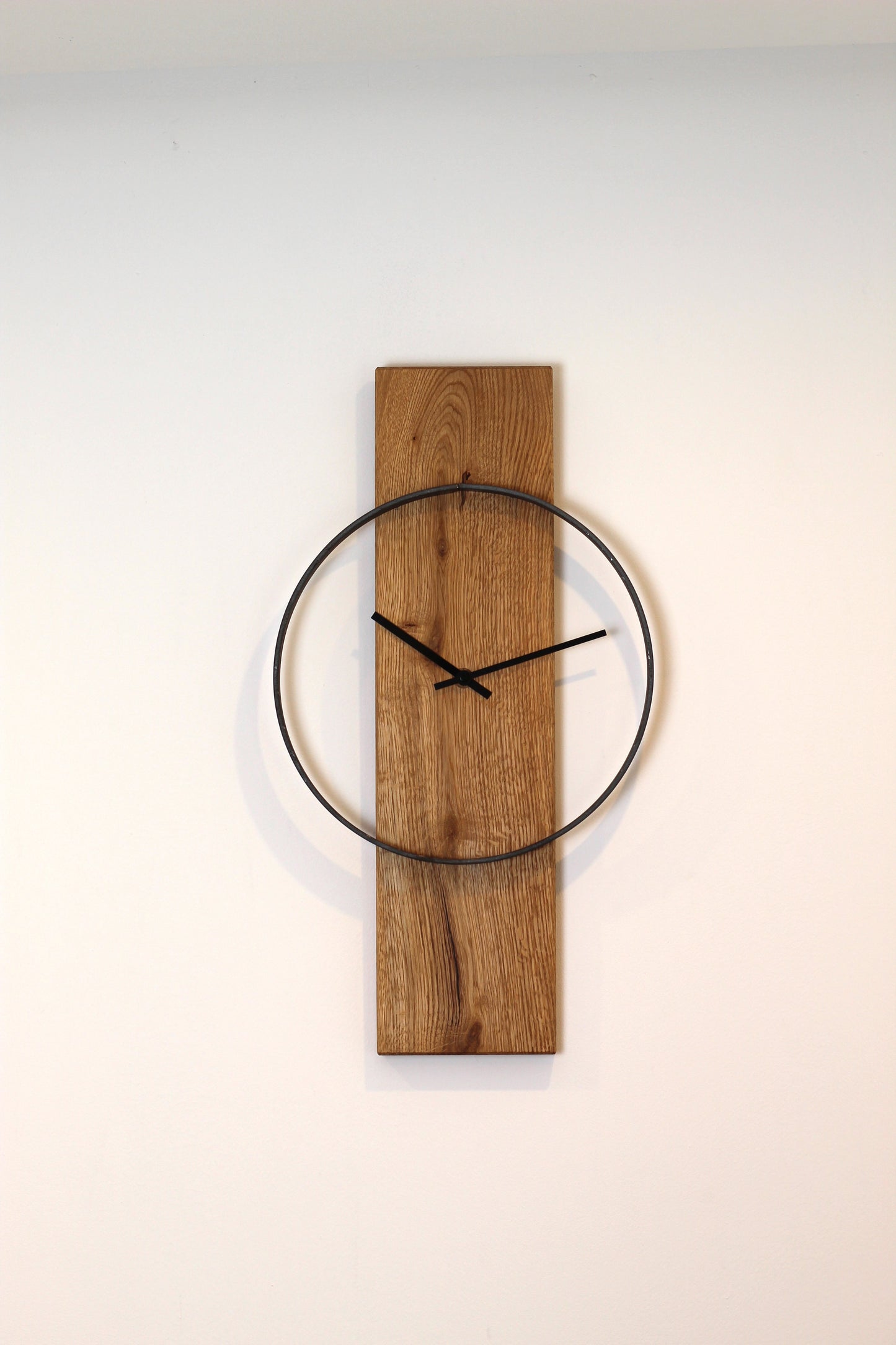 Wanduhr aus Holz