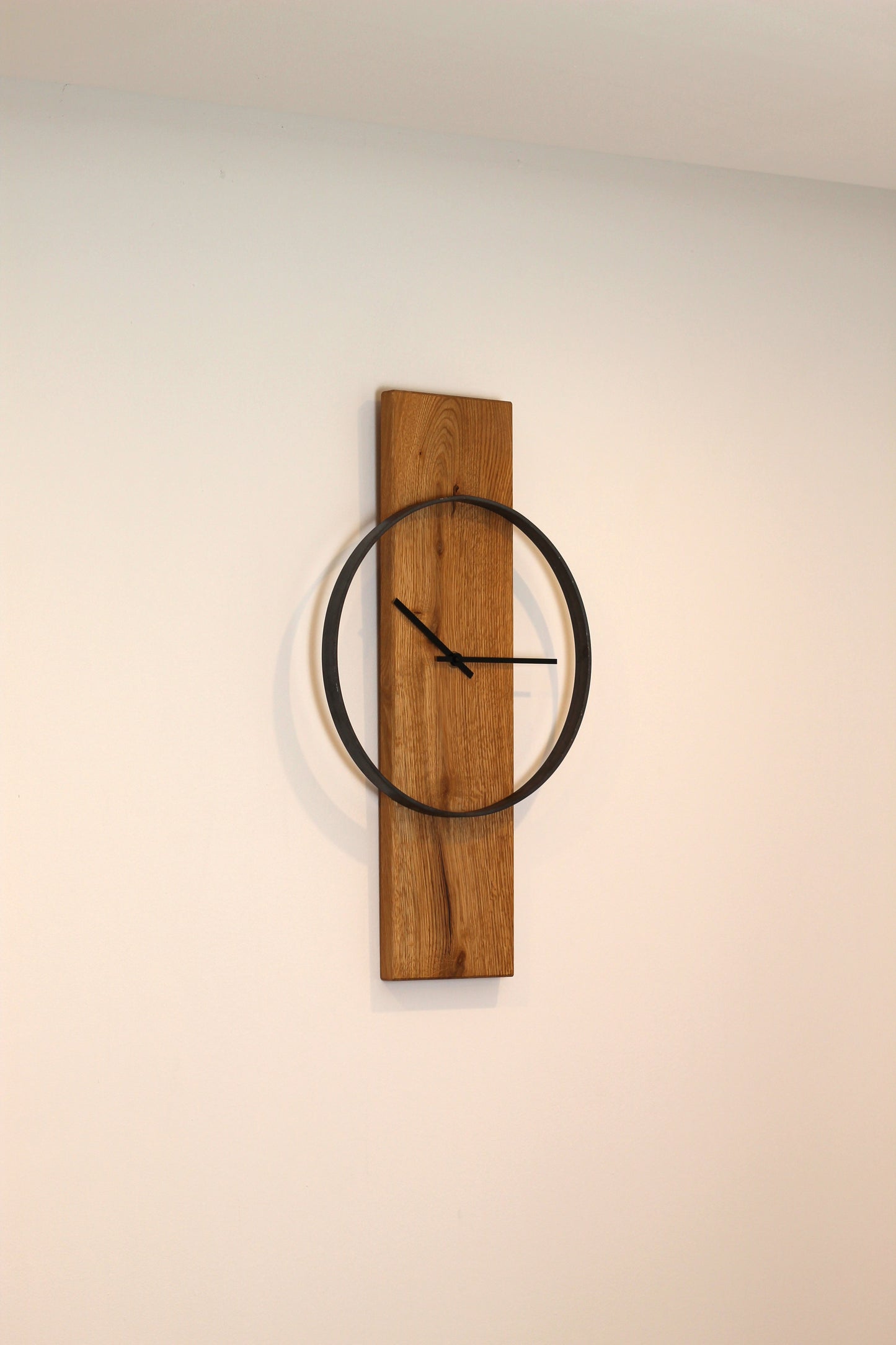 Wanduhr aus Holz