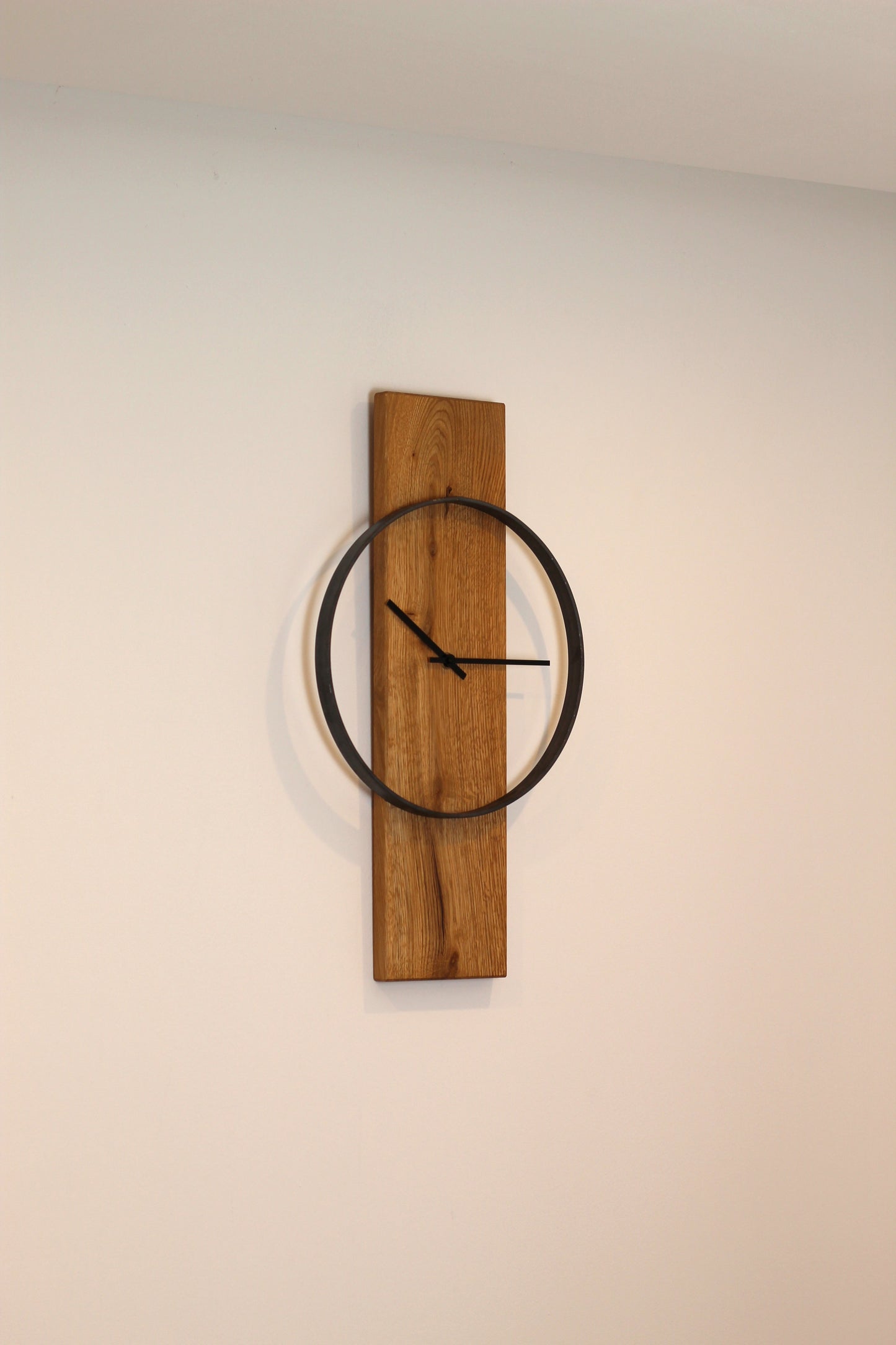 Wanduhr aus Holz