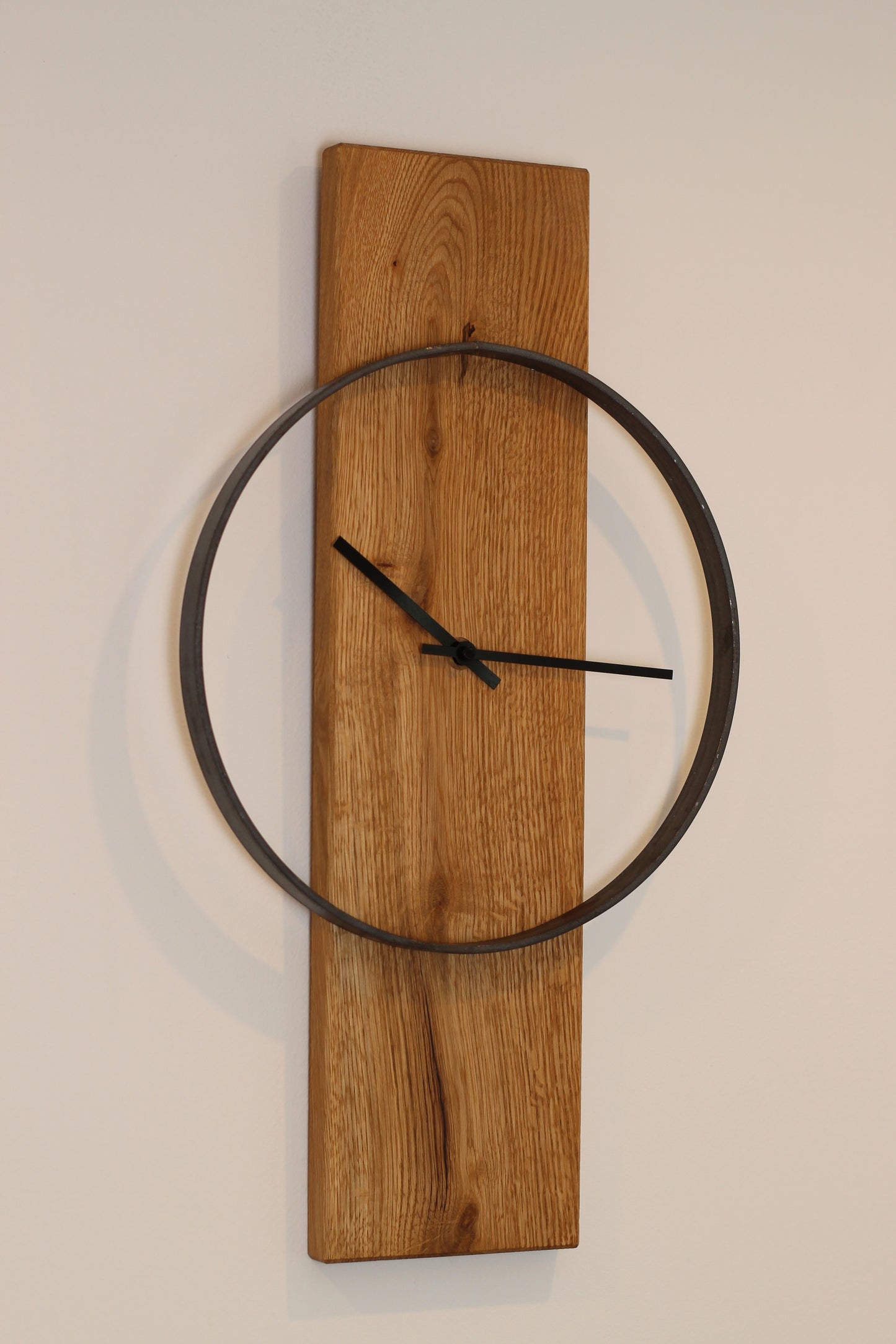 Wanduhr aus Holz