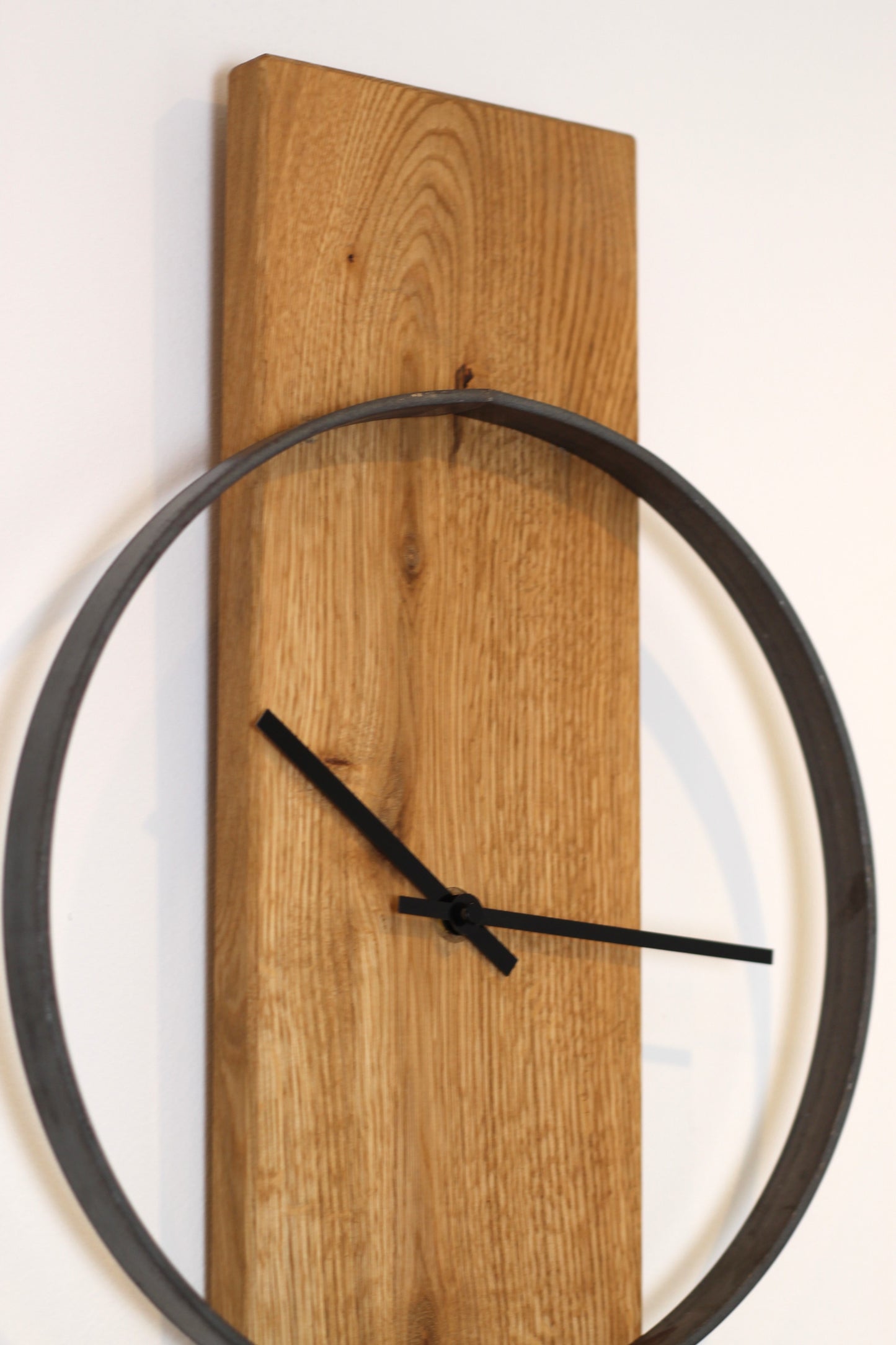 Wanduhr aus Holz