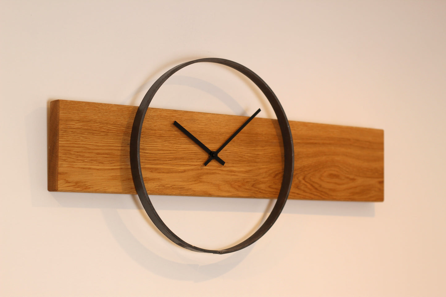 Wanduhr aus Holz