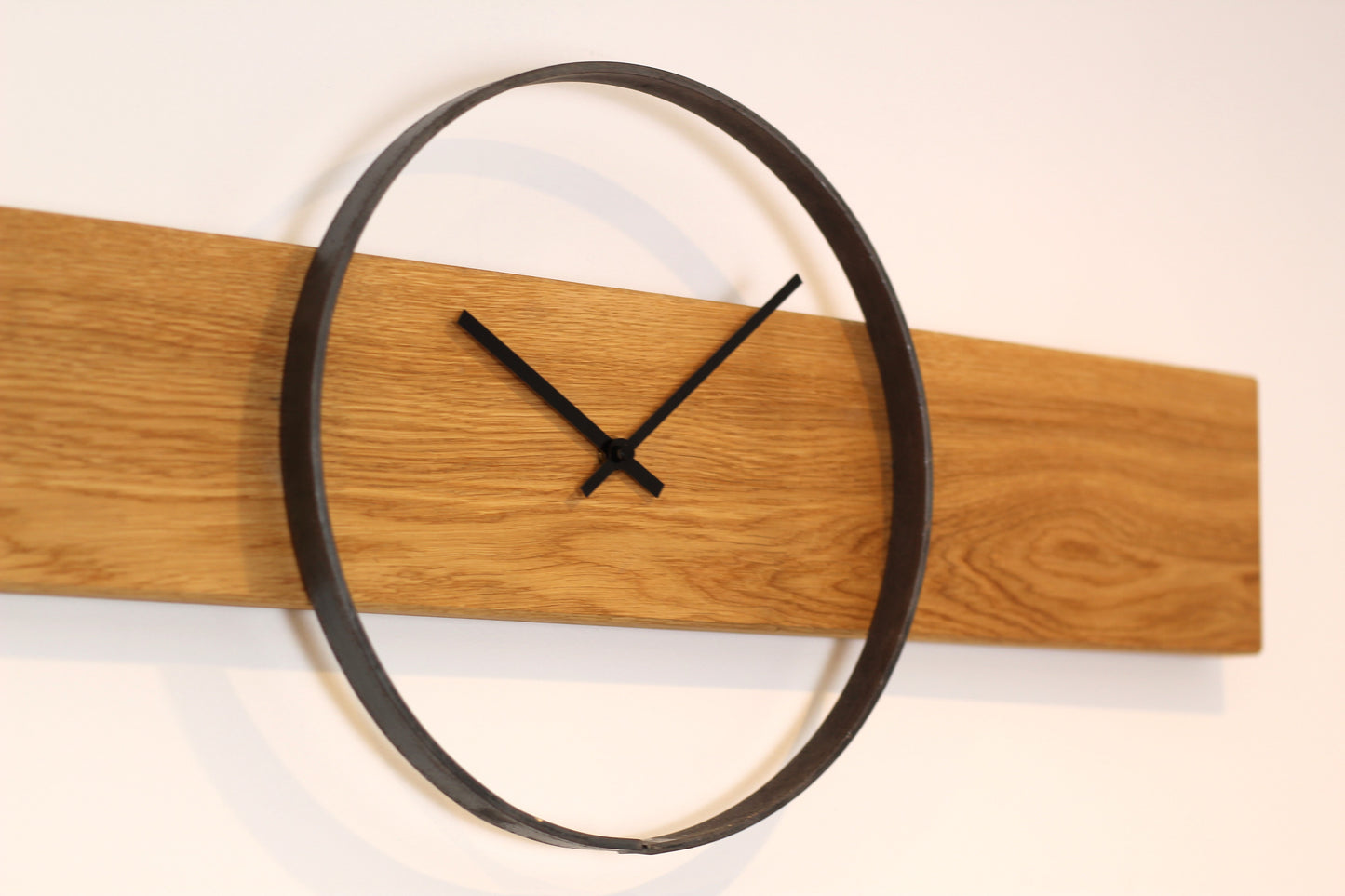 Wanduhr aus Holz