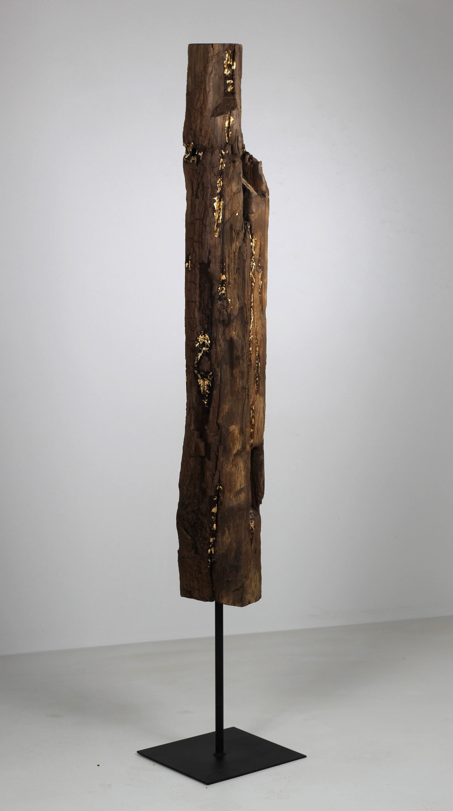 Eichenbalken Skulptur vergoldet