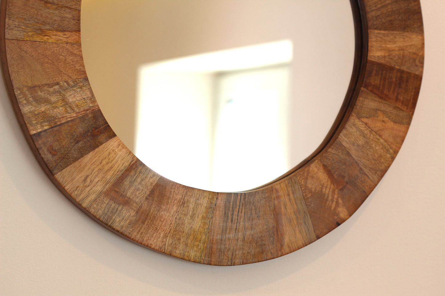 Runder Holzspiegel