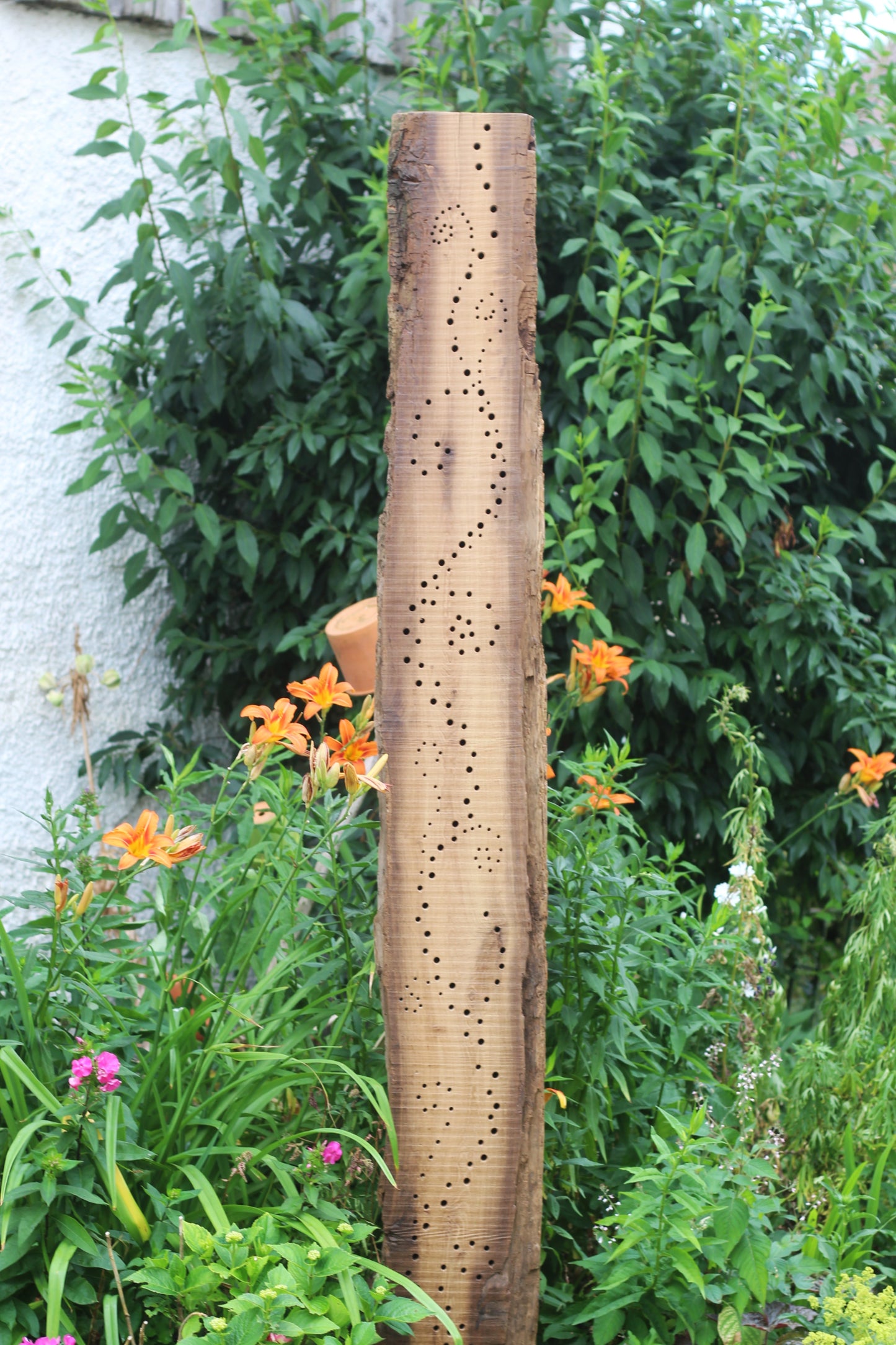Insektenhotel, Nisthilfe, Gartenkunst
