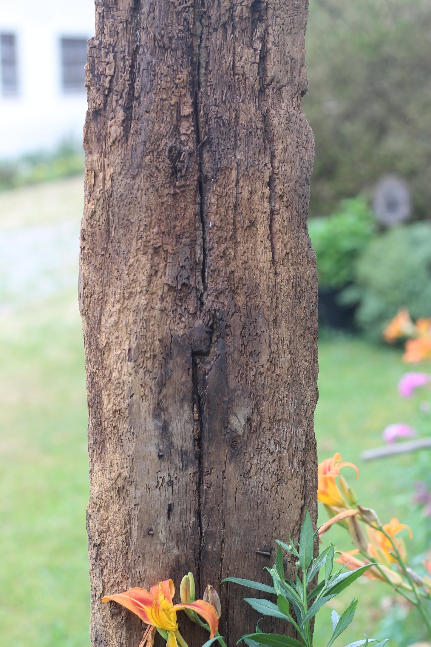Insektenhotel, Nisthilfe, Gartenkunst