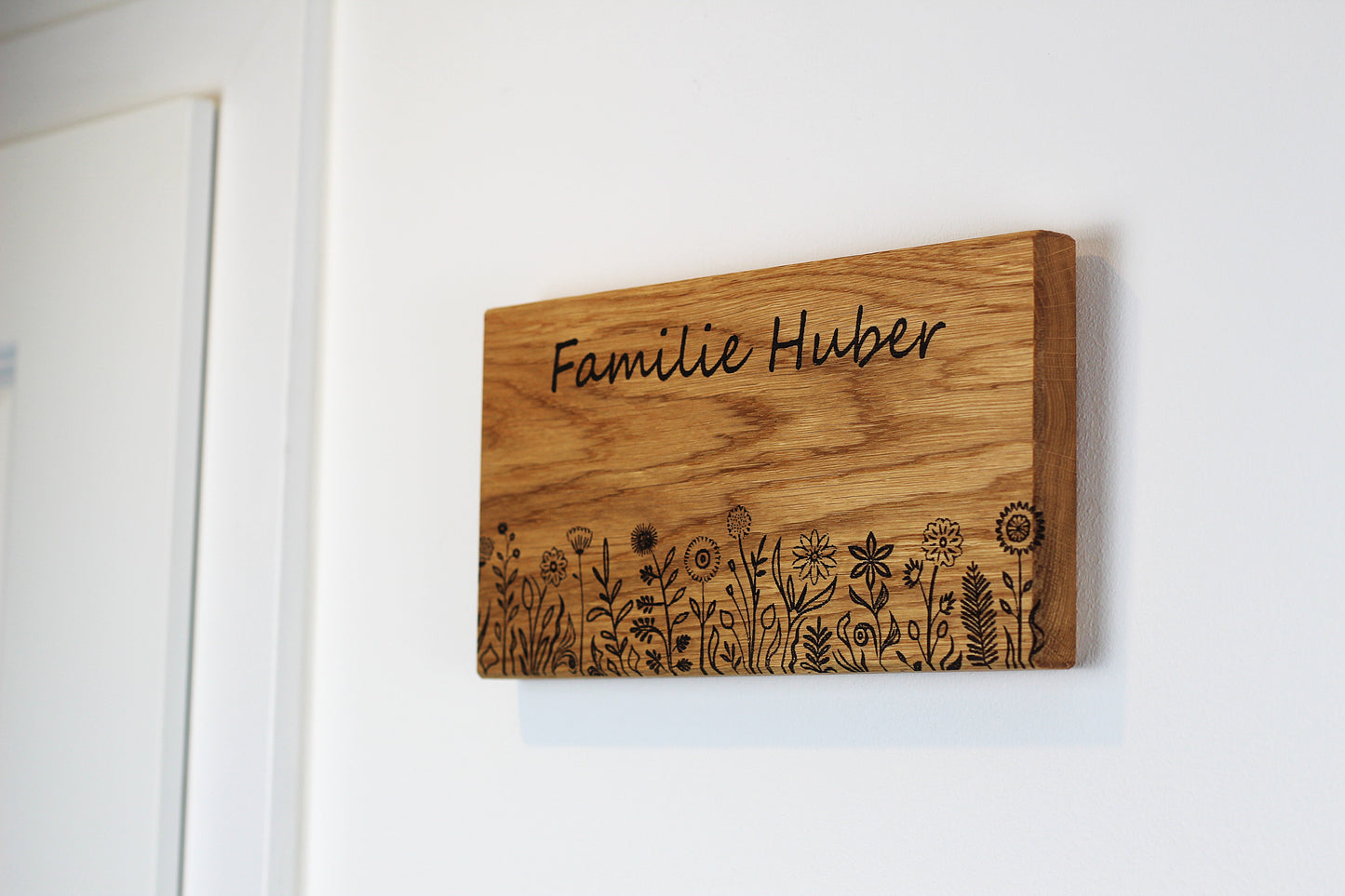 Persönliches Türschild aus Holz