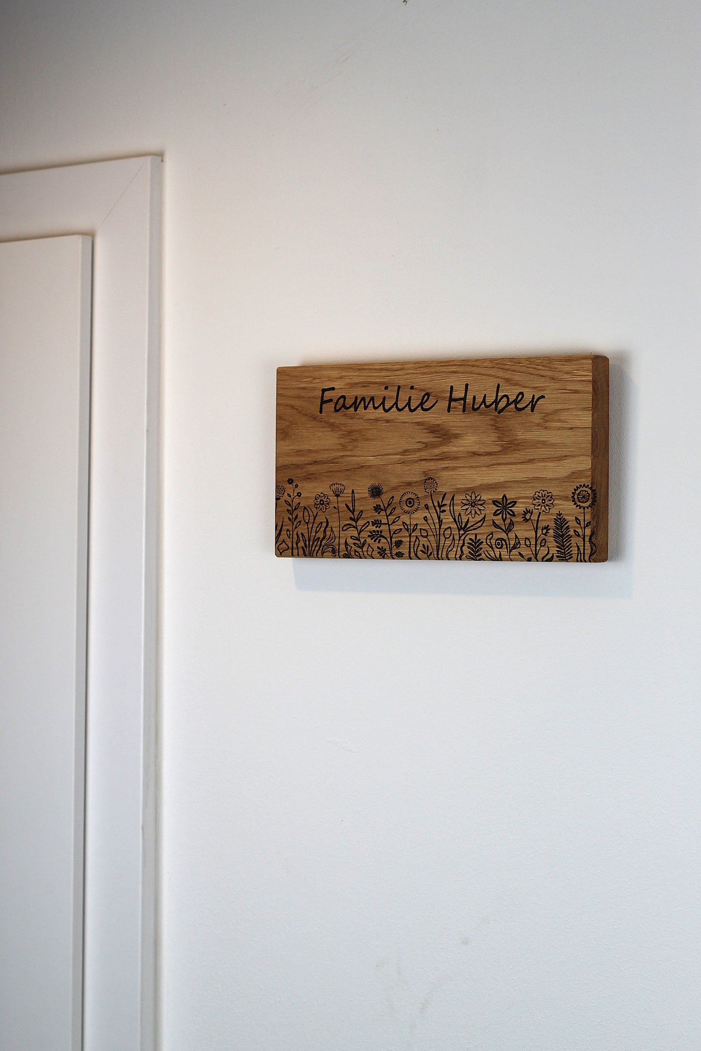 Persönliches Türschild aus Holz