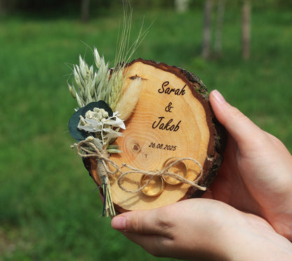 Personalisiertes Ringkissen aus Holz, Ringbrett