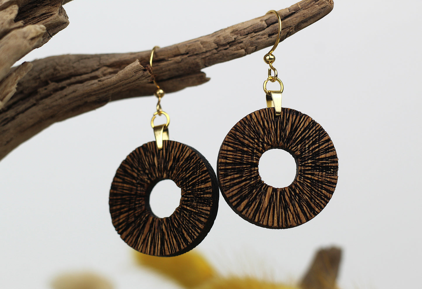 Holzohrringe Eichenholz strukturiert