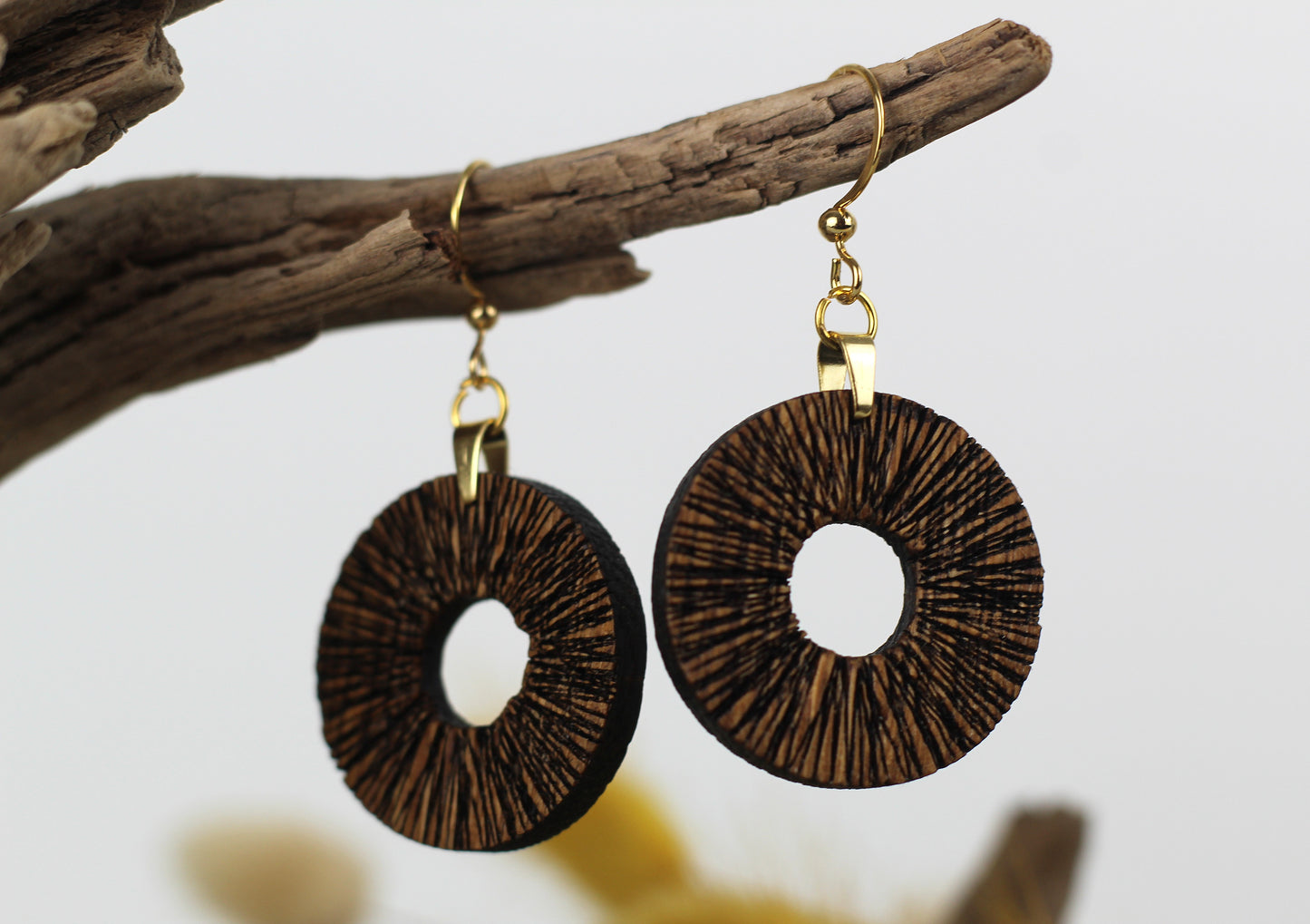 Holzohrringe Eichenholz strukturiert