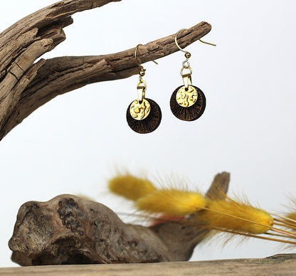 Holzohrringe Eichenholz und Gold strukturiert