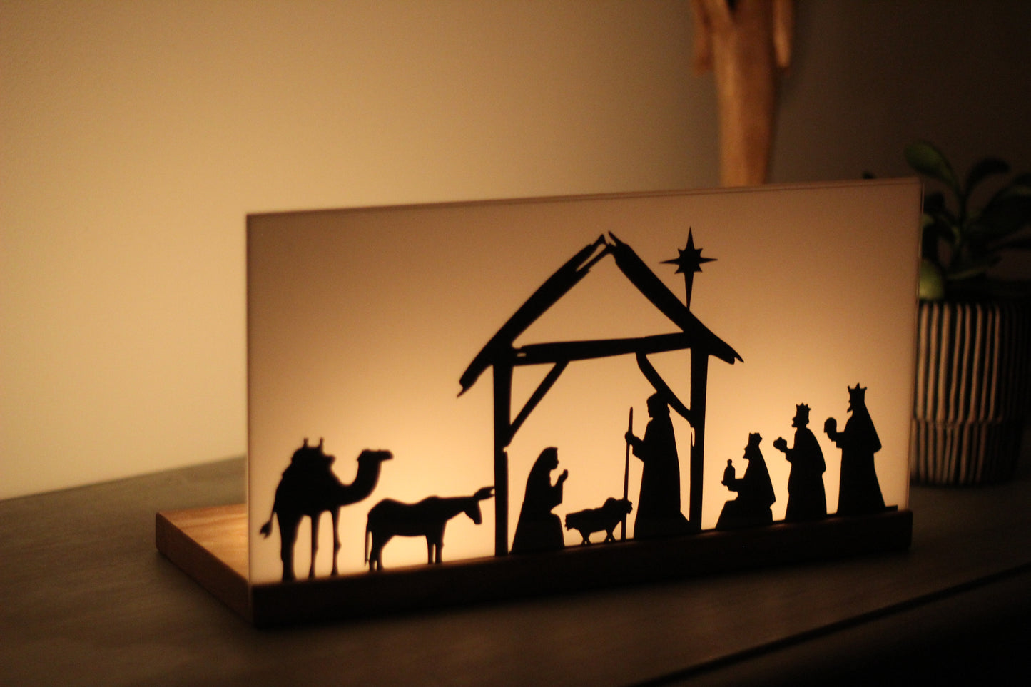 Beleuchtete Weihnachtskrippe